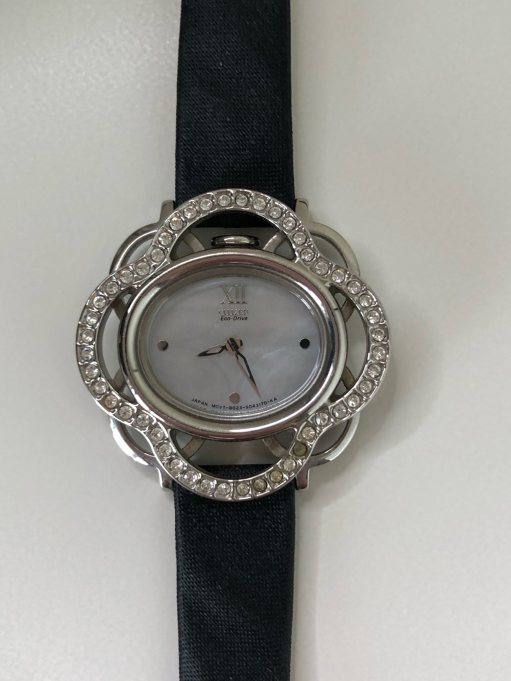 Vintage Eco-Drive Silver and Black Watch 🖤